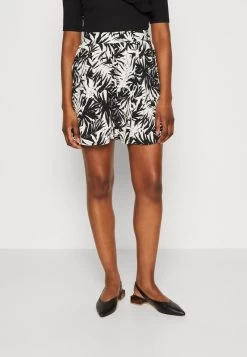 Anna Field Shorts - Black/off-white